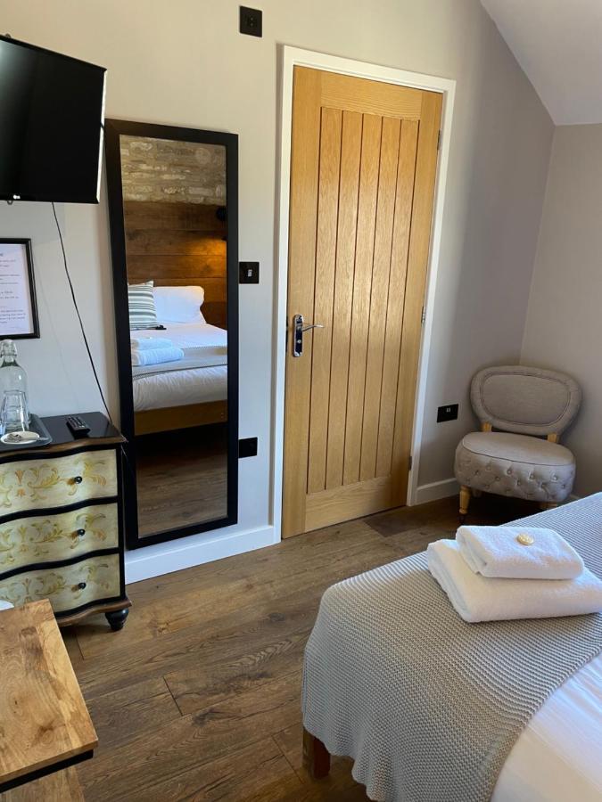 The Queen Matilda Country Rooms Avening Luaran gambar