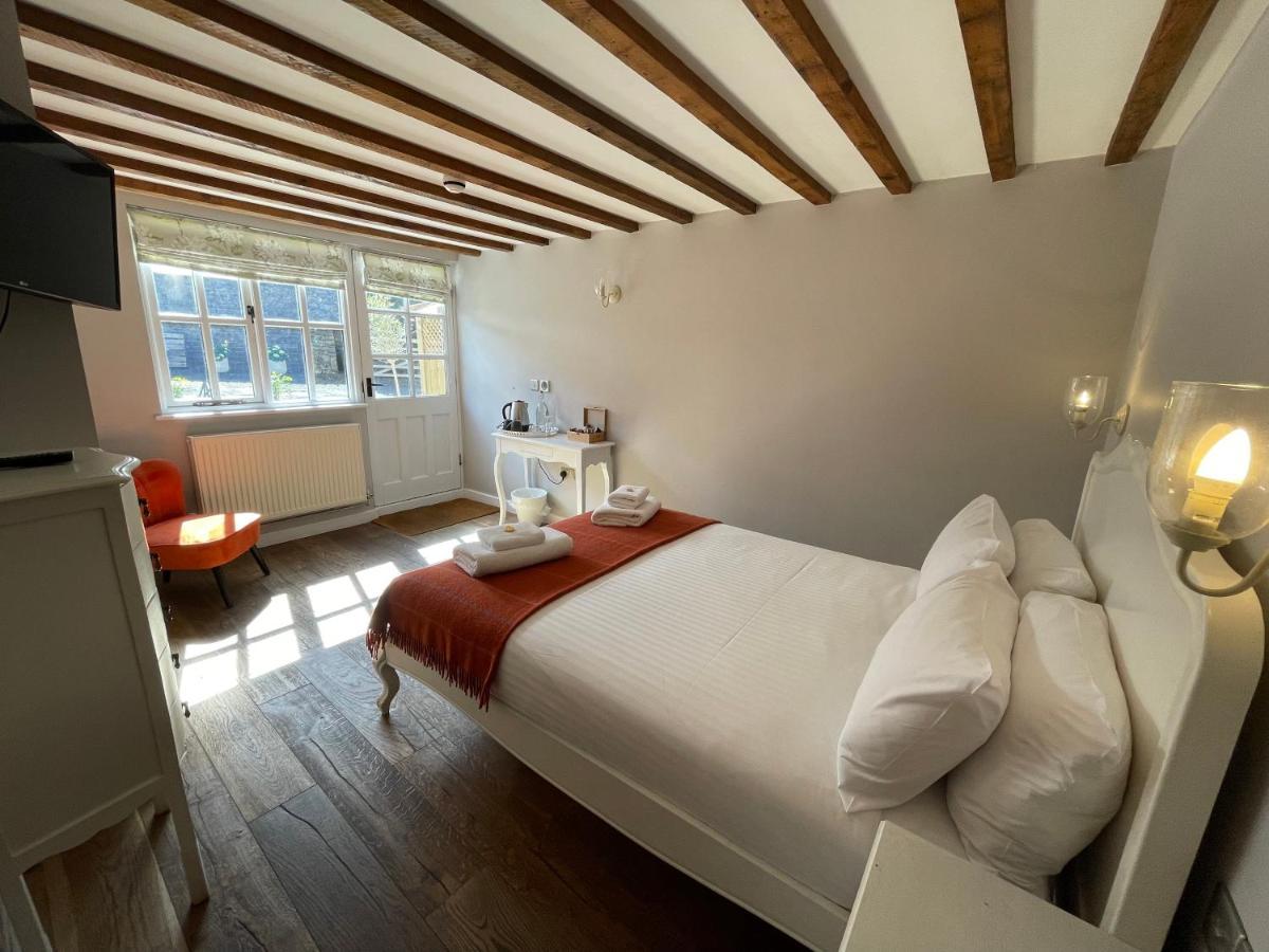 The Queen Matilda Country Rooms Avening Luaran gambar
